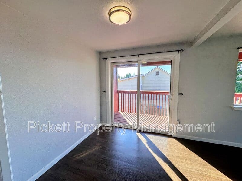 Bremerton Condo: 1132 Scott Ave