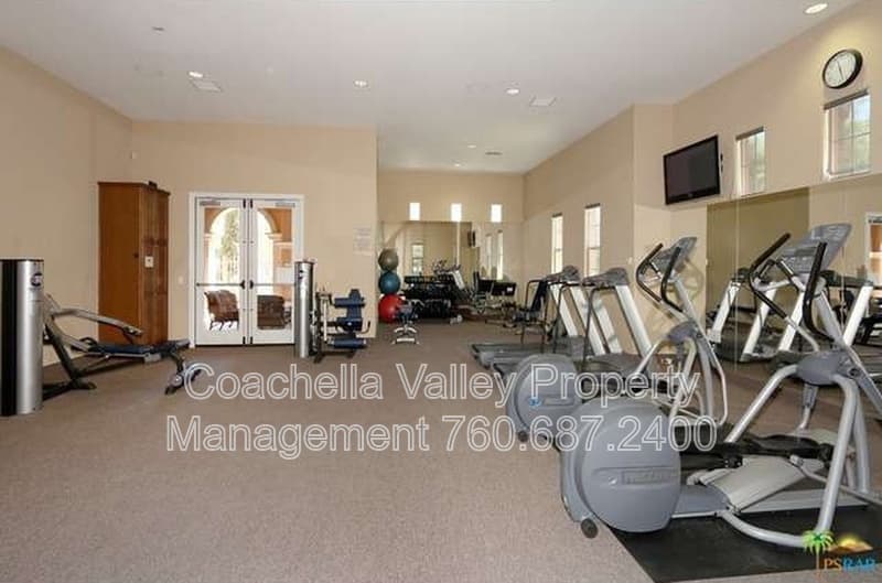 Cathedral City House: 511 Via Assisi