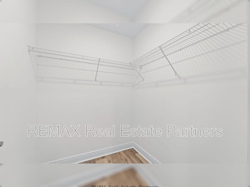 Petal Condo: 15 Bellamy Ln