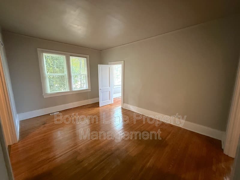 Charlotte Condo: 2108 E 7th St #3