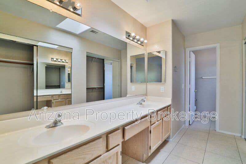 Glendale House: 3622 W. Wagoner Rd.