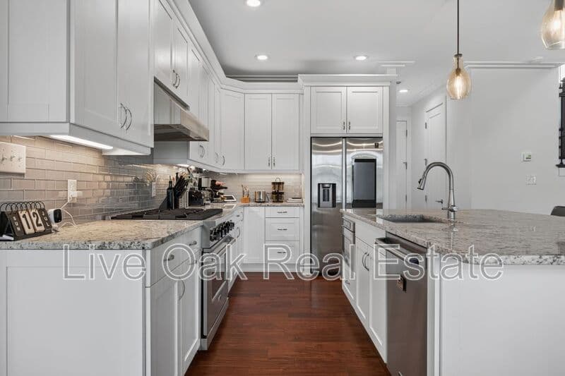 Virginia Beach House: 1316 Lambeth Lane
