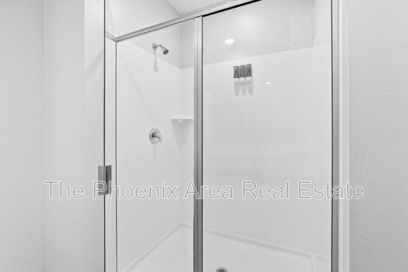 Maricopa House: 35786 W Santa Monica Ave