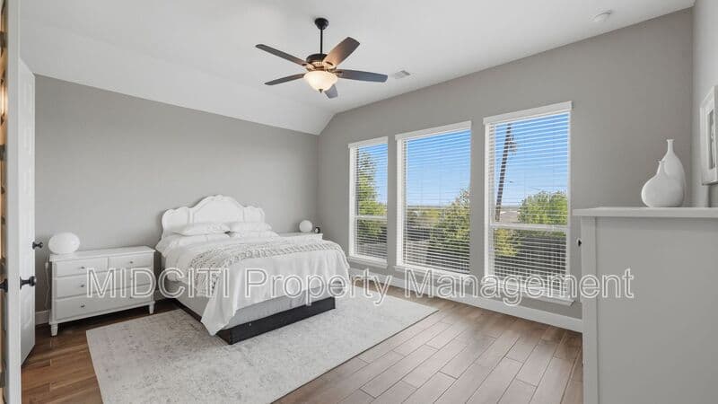 Buda House: 344 Carpenter Hill