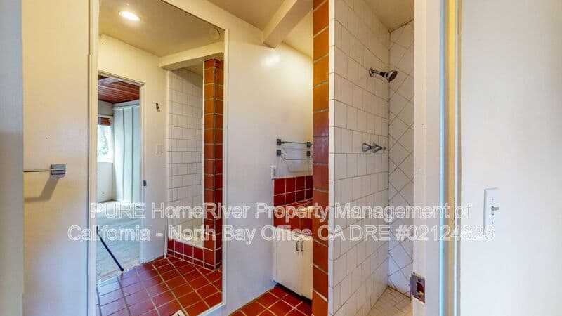 Sausalito Condo: 25 Woodward Avenue