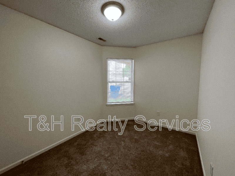 Indianapolis House: 4210 Village Trace Boulevard
