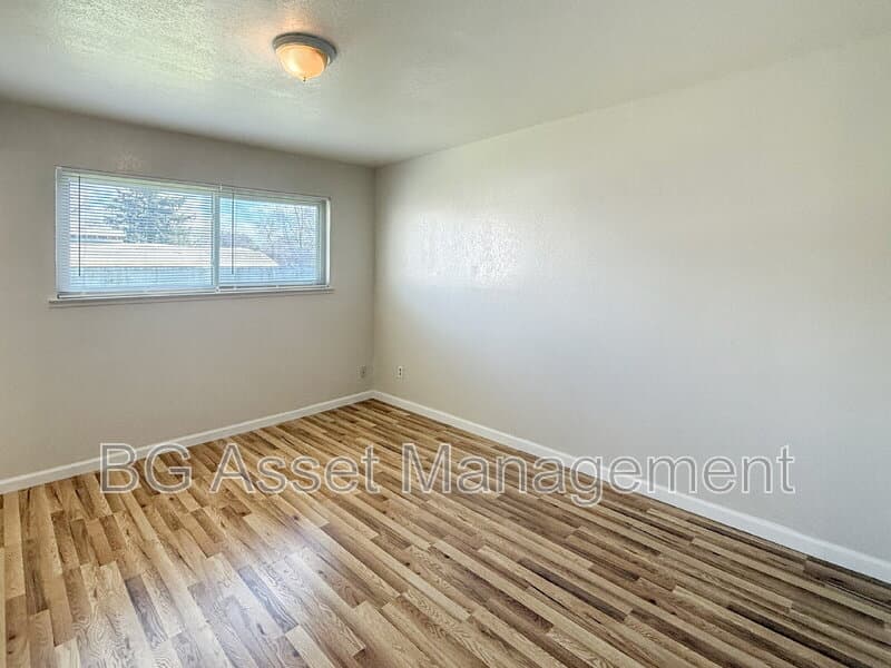Sacramento Condo: 728 Darina Avenue