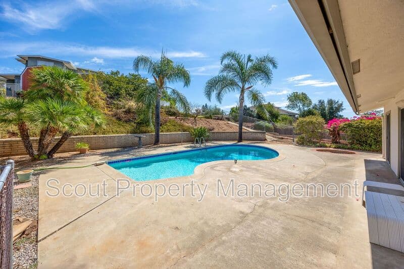 Escondido House: 1934 S Juniper Street