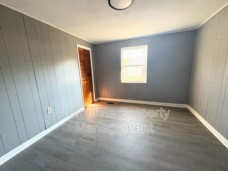Birmingham House: 3533 Jefferson Avenue Southwest