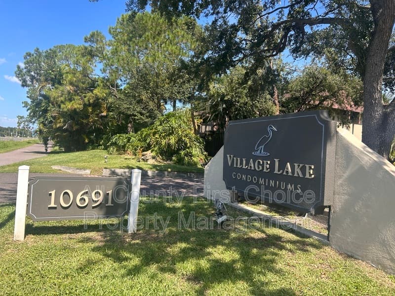 St. Petersburg Condo: 760 So Village lake Dr