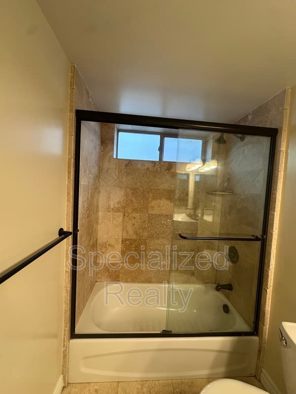 North Hollywood Condo: 10921 Whipple Street