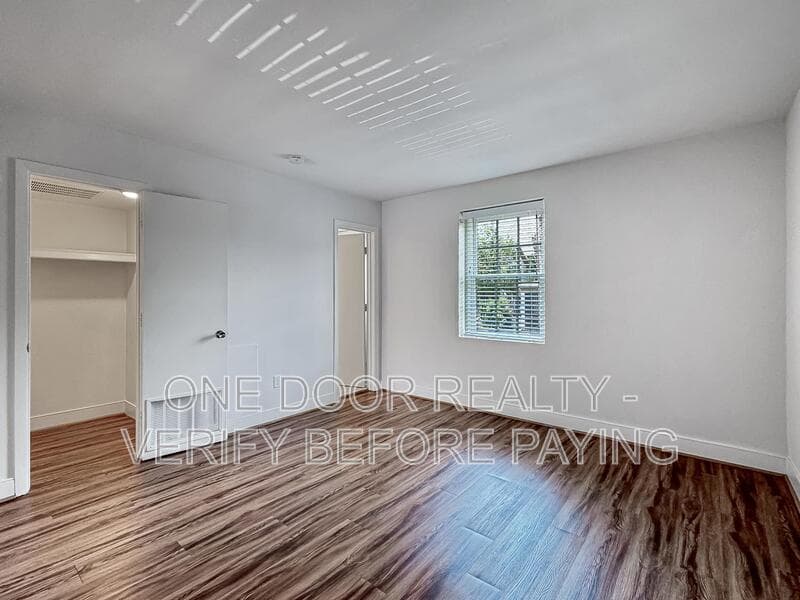 Williamsburg Condo: 732 Scotland Street