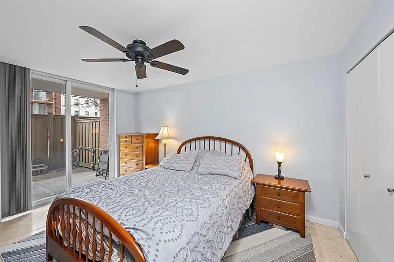brooklyn Condo: 9985 Shore Rd