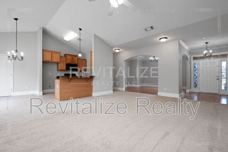 Daphne House: 11070 Courtland Court