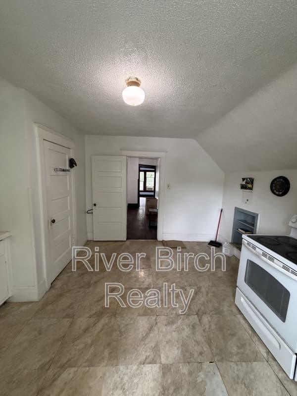 Springfield Condo: 627 New Street - 2