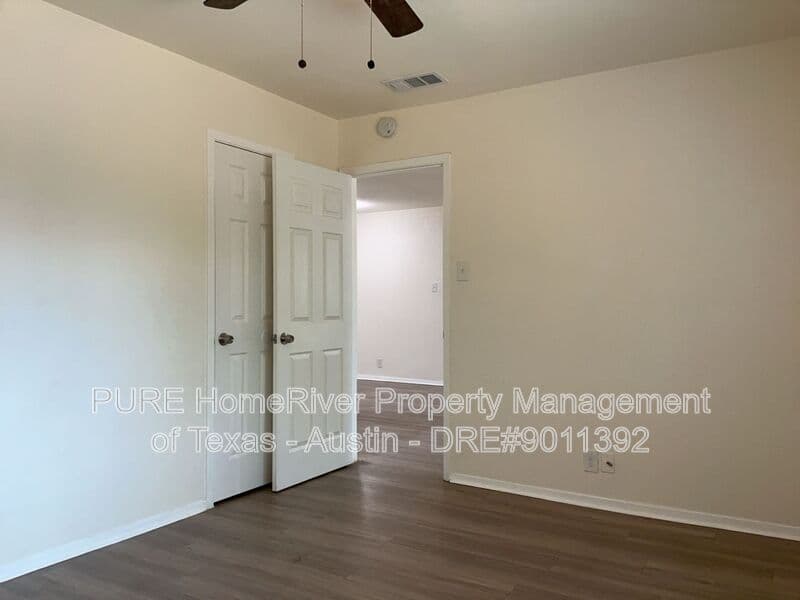 Round Rock Condo: 418 Parkhill Cv