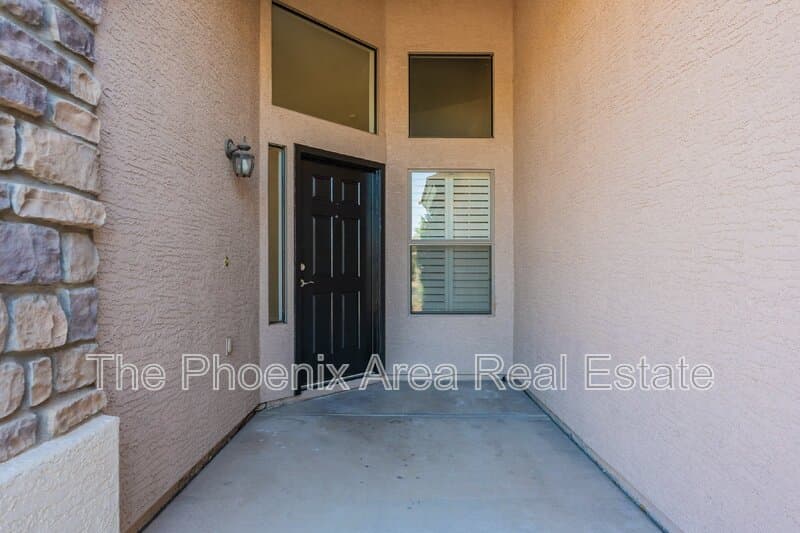 Mesa House: 4133 E Elmwood St