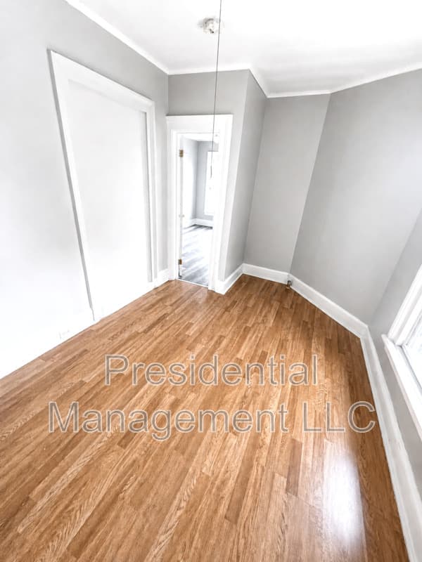 Waterbury Condo: 74 Holmes Ave