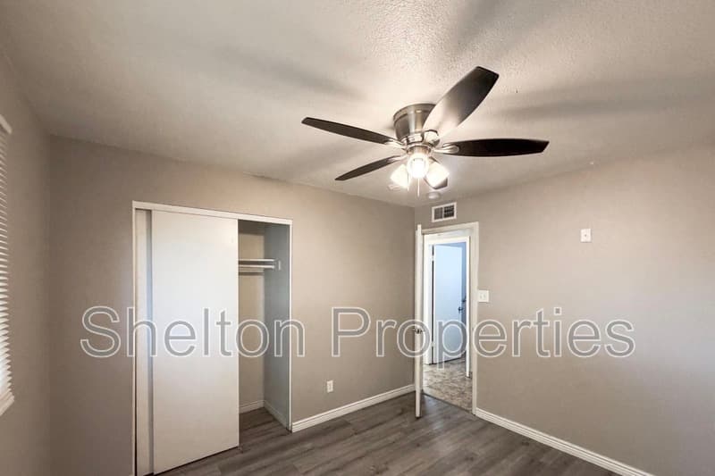 Phoenix House: 6301 W Earll Dr