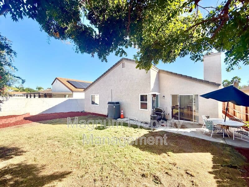 Murrieta House: 39752 Sunrose Dr