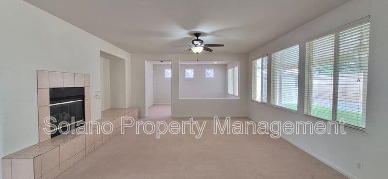 Dixon House: 2080 Mariposa Drive