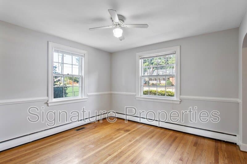 Richmond House: 6731 Forest Hill Ave