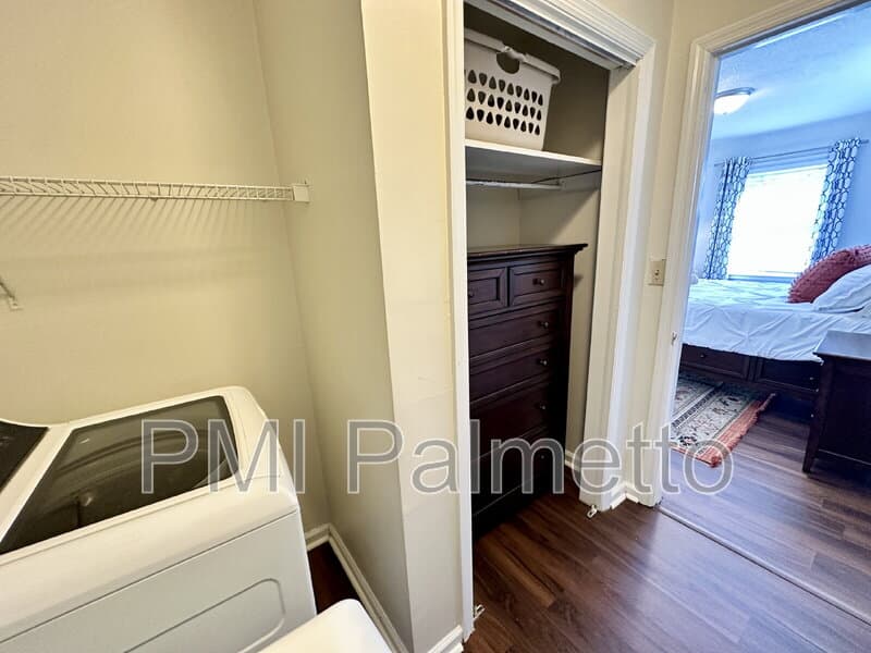 Columbia Condo: 2405 Duncan Street