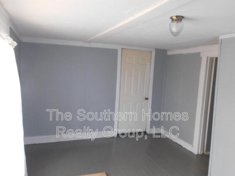 Sweetwater House: 1402 Broad Street