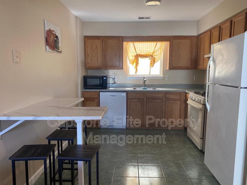 Newark Condo: 141-143 Norfolk Street - 3 - 1 Standard Front