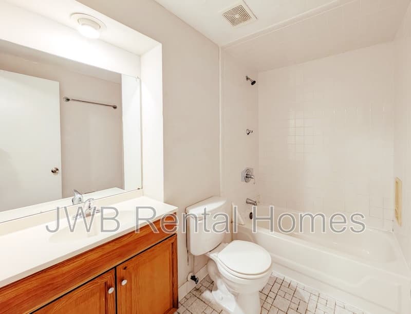 Orange Park Townhome: 2630 B Gifford Ave