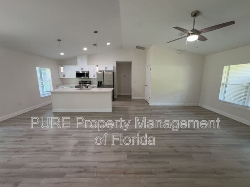 Ocala House: 11165 NW 7th Street