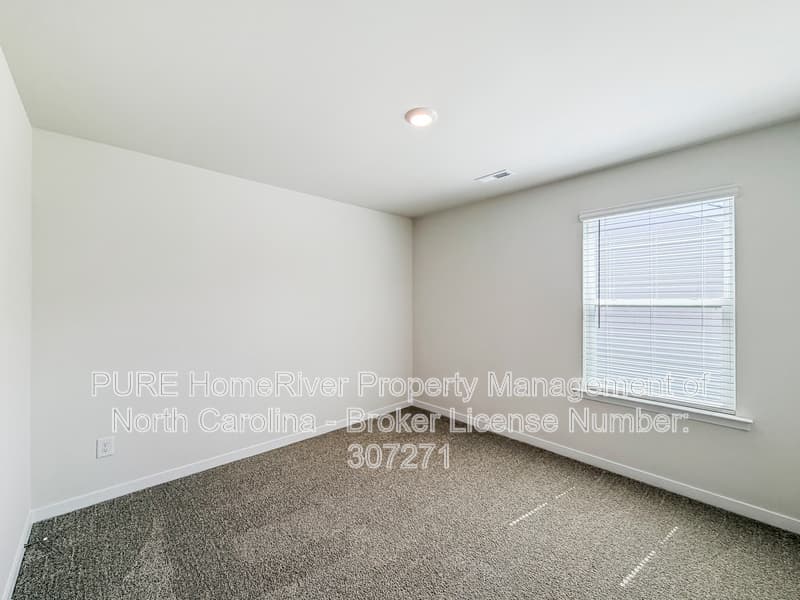 Lincolnton House: 2809 Frances View Ln