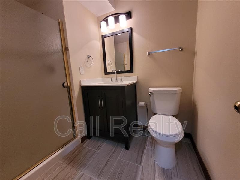 Spokane House: 4720 S Pender Ln