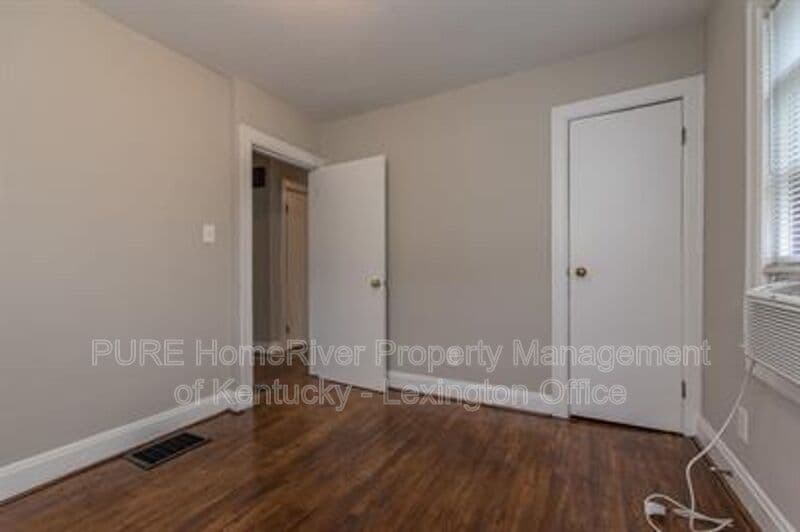 Lexington House: 200 Floral Park