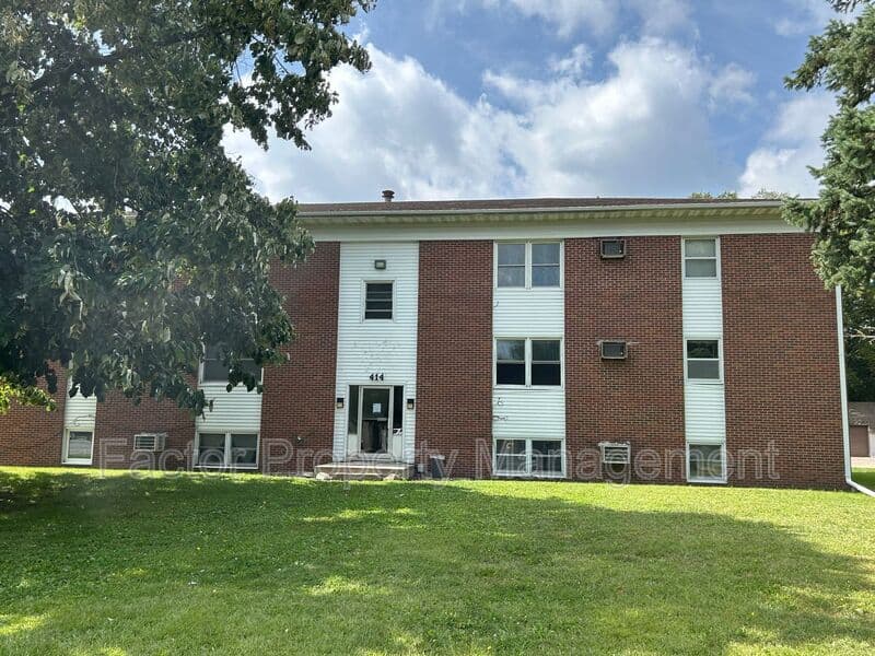 North Mankato Condo: 414 Allan Ave