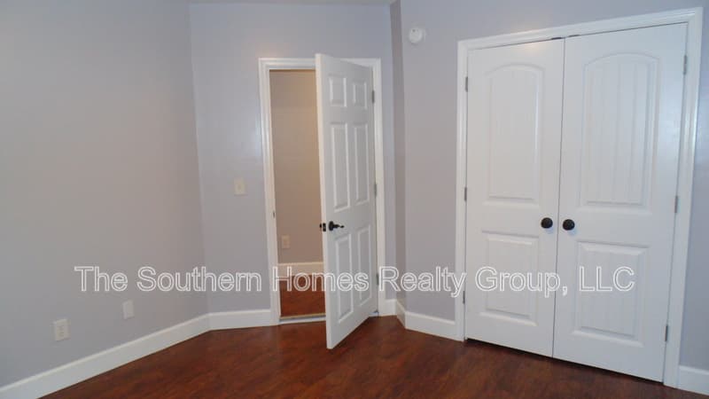 Athens House: 605 Guille Street
