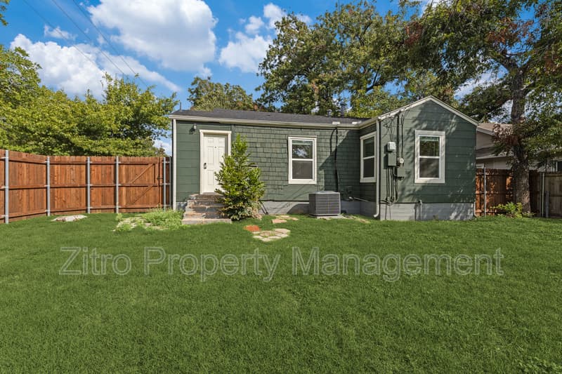 Fort Worth House: 3625 El Campo Ave