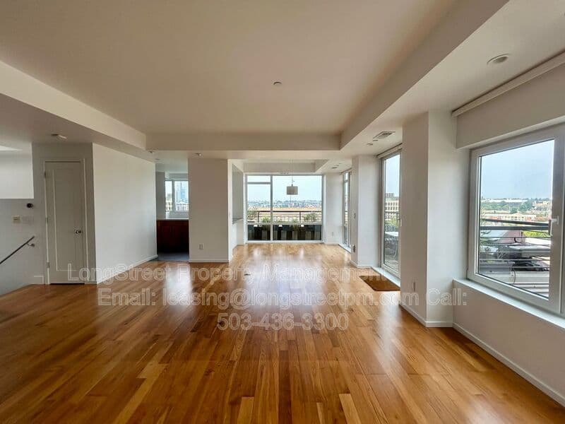 Portland Condo: 300 NW 8th Ave