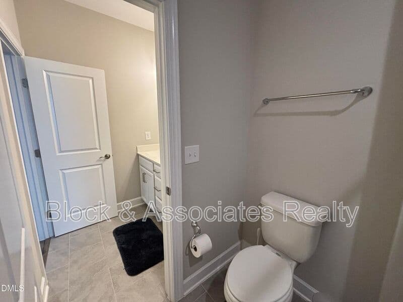 Wake Forest House: 2020 Edens Ridge