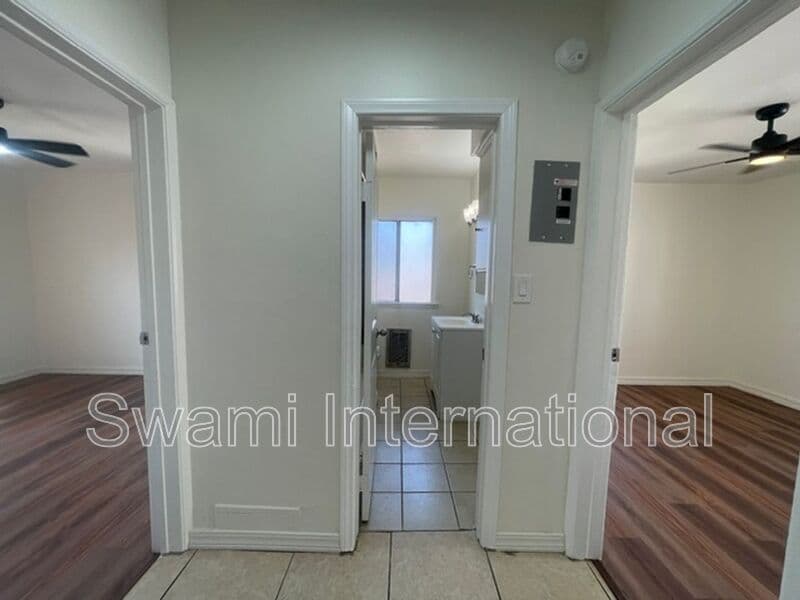 Inglewood Condo: 622 1/2 E. 97th