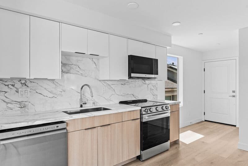 San Diego Apartment: 1259 Lincoln Avenue