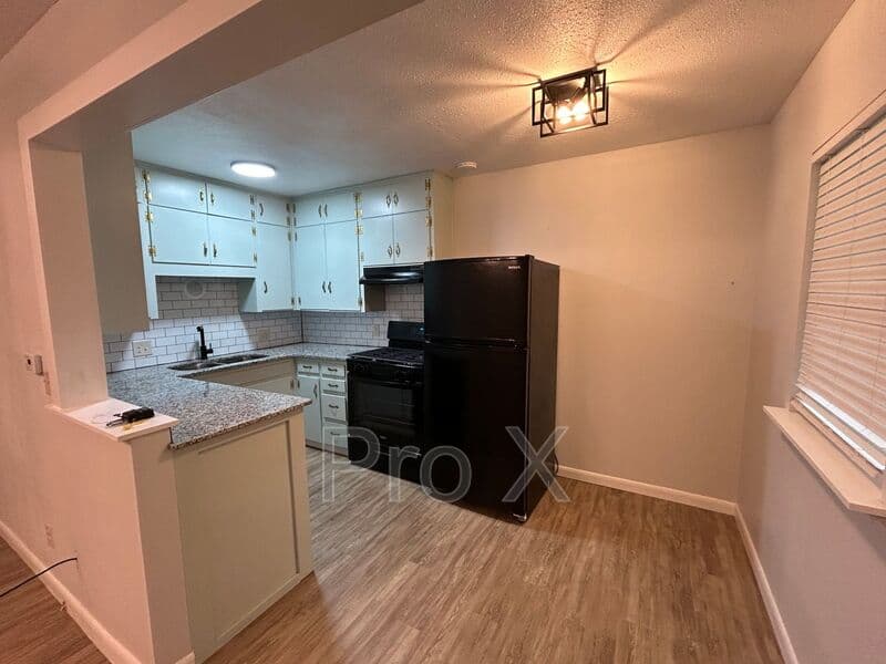 Fayetteville Condo: 210 S Hill Ave