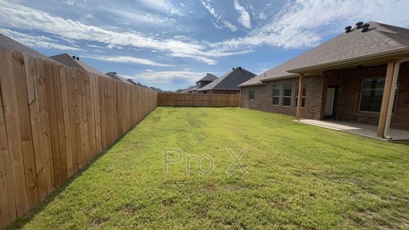 Pea Ridge House: 2408 Charles St