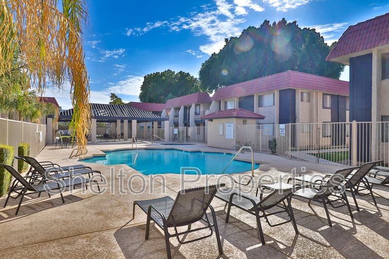Tempe House: 700 W University Dr Unit 235