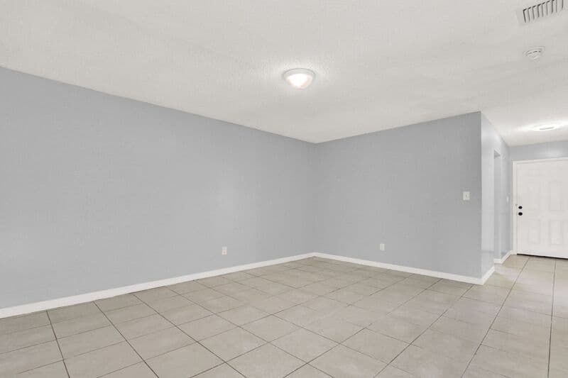 Fort Pierce House: 3104-3210 Louisiana Avenue