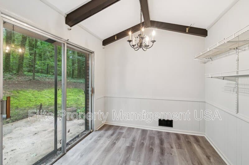 Atlanta House: 2600 Lantern Lane