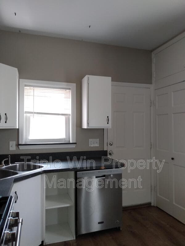 St. Louis House: 236 Wachtel Ave
