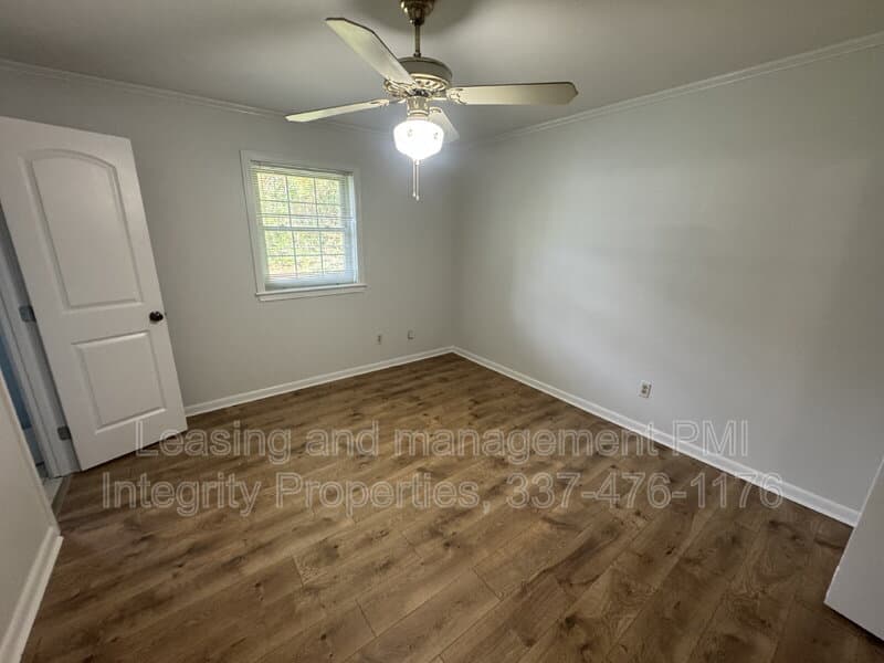 Lafayette House: 204 Debby Drive