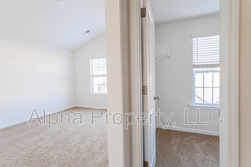 Greer Townhome: 34 Moorlyn Ln