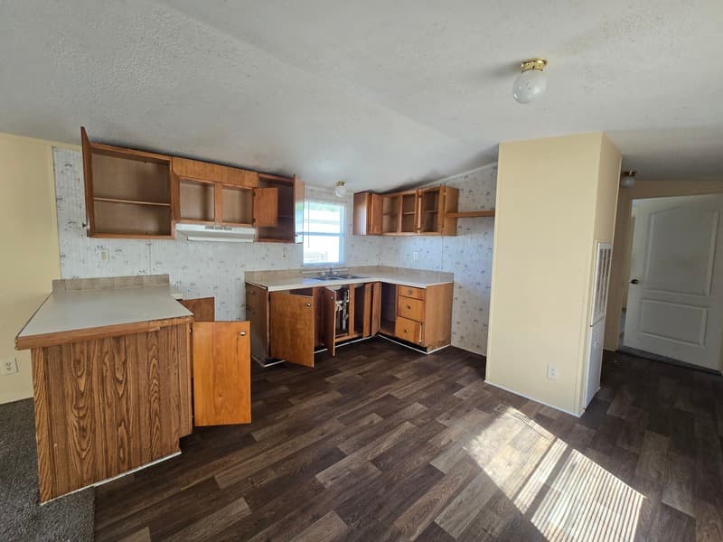 Fayetteville House: 2412 Cattail Cir